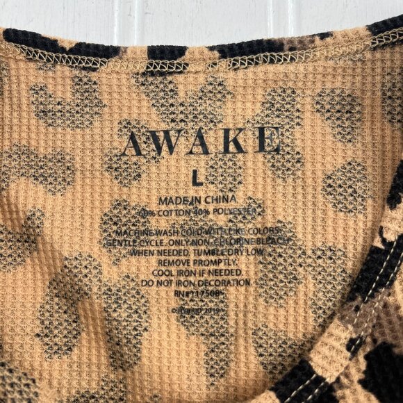 Awake Leopard Print Short Sleeve Top Large thermal - Picture 3 of 4